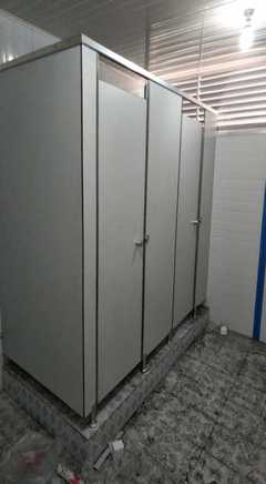 成都公共廁所隔斷材料與洗手臺選購指南 品質(zhì)優(yōu)良的掛墻板推薦