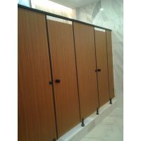 芒市防潮板衛(wèi)生間隔斷 德宏新型衛(wèi)生間隔斷解決方案與掛墻板應(yīng)用